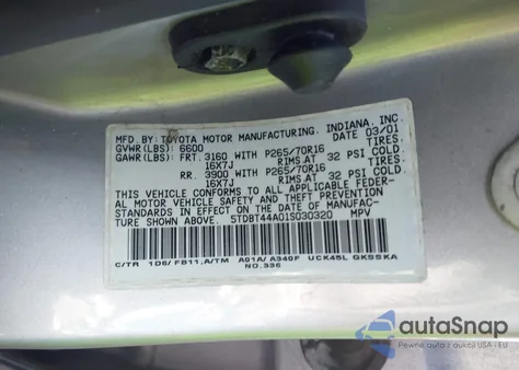 2001 Toyota Sequoia Sr5 V8 z USA, uszkodzony, nr VIN 5TDBT44A01S030320